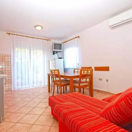 Apartment Andrija 1500 *