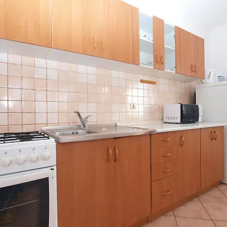 Apartment Andrija 1500 *